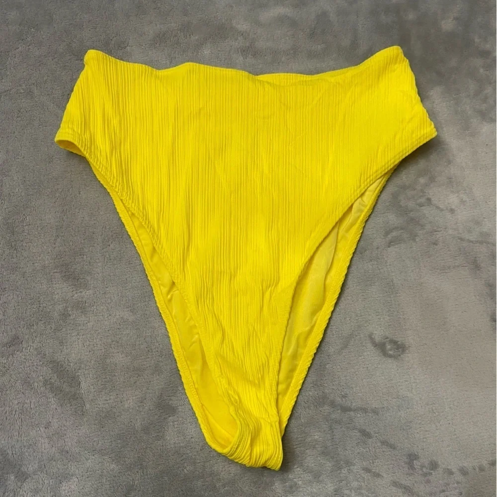 New! Frankie’s bikinis plisse cheeky bottoms Pina colada yellow 10752